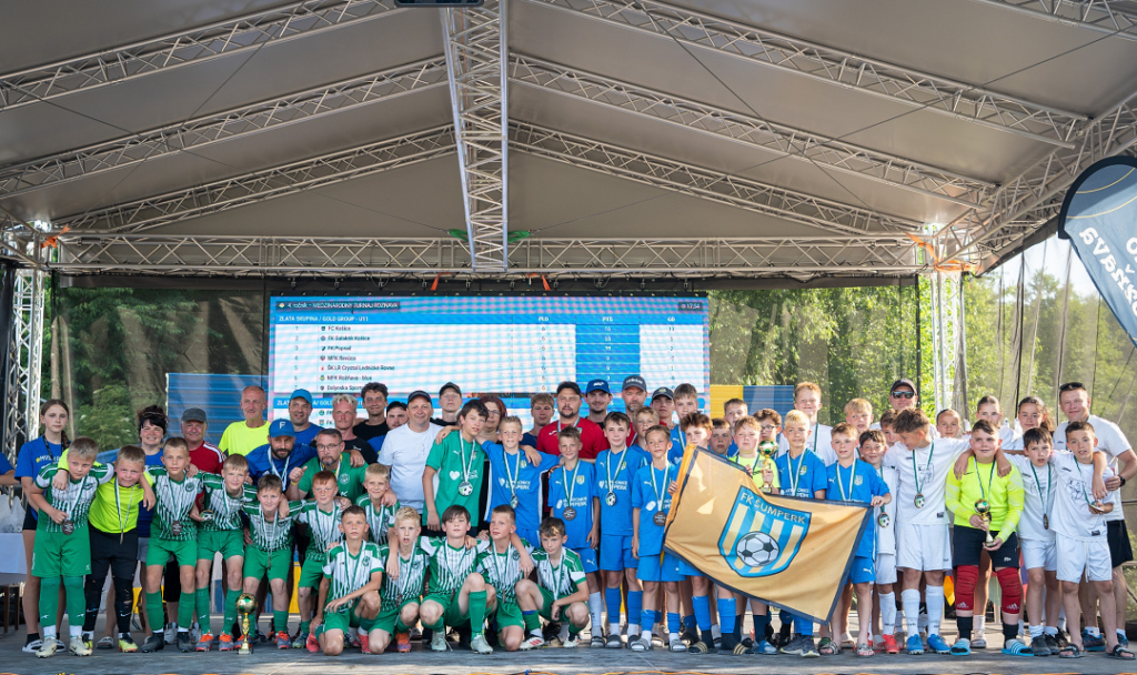 Závěrečné foto z turnaje v Rožňavě