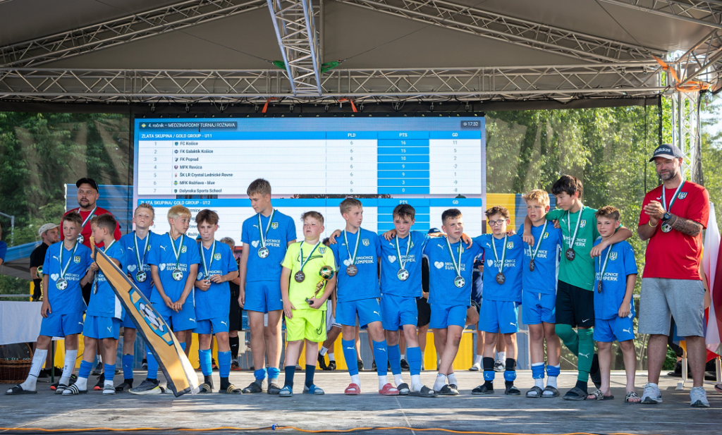 Stříbrný tým FK Šumperk U12 z turnaje v Rožňavě